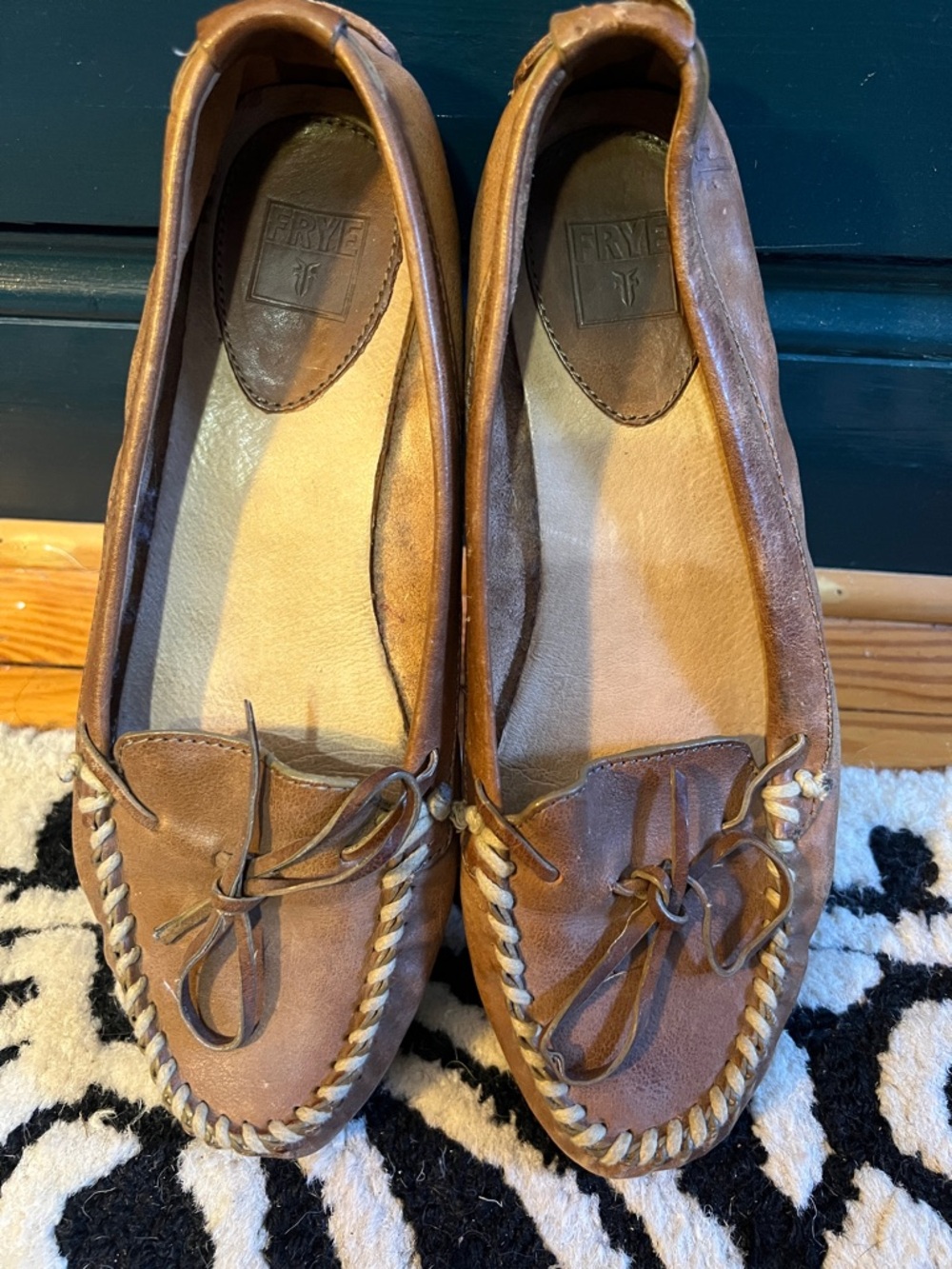 Frye Tan Brown Leather Moccasin Loafers with Whipstitch Womens 9